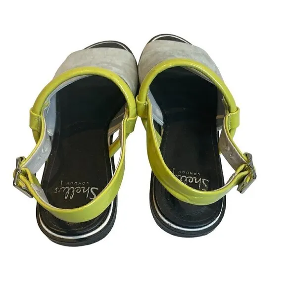 ❤️ GREY Suede and Lime Trim Sandel