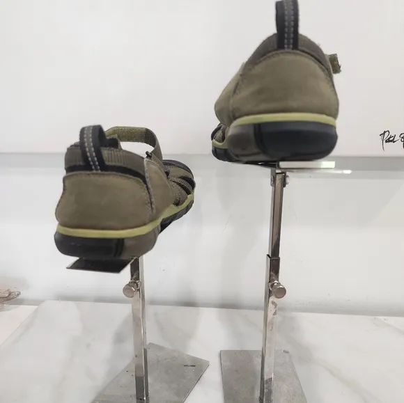 [ KEEN] Newport neo h2 boys size 3, strappy sandal in olive green &amp; black