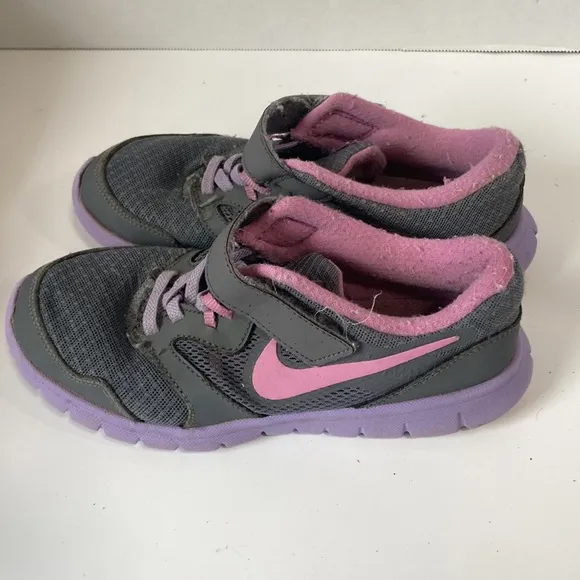 4 piece bundle size 1 tennis shoes sneakers sandals black gray pink brown