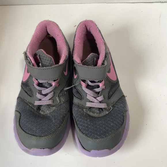 4 piece bundle size 1 tennis shoes sneakers sandals black gray pink brown