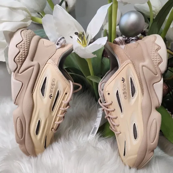 Adidas Wmns Ozweego Celox Shoes size5 new