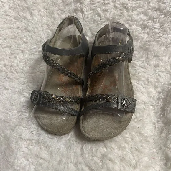Aetrex Jillian Braided Quarter Strap Metallic Gray Leather sandals SZ7.