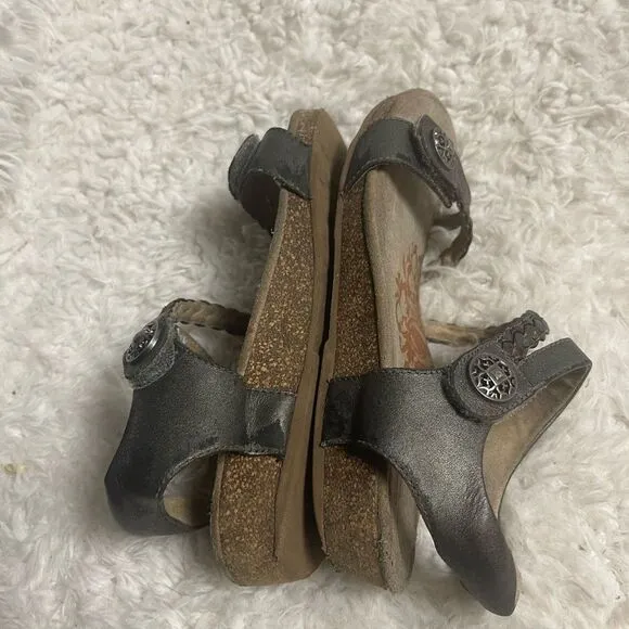 Aetrex Jillian Braided Quarter Strap Metallic Gray Leather sandals SZ7.