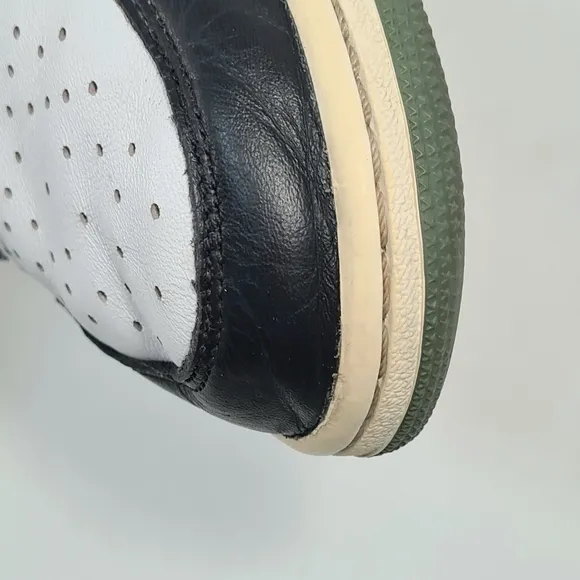 Air Jordan 1 Retro High OG “Clay Green” 2018 555088-135 Men’s Size 13 Sneakers