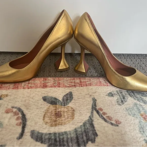 Ami pump - Amina Muaddi in Nappa soft gold leather size 36.