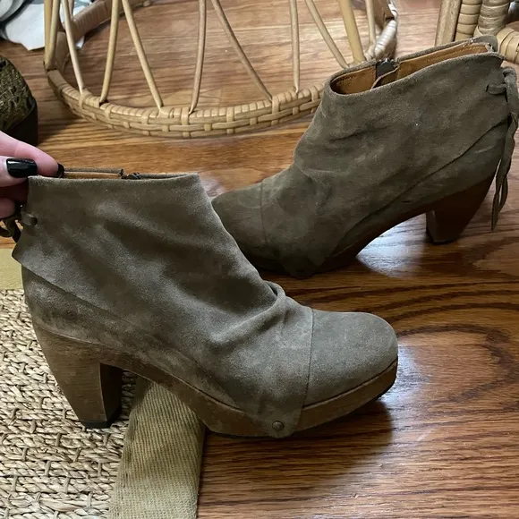 Anthropologie Coclico clog booties 36 Rare