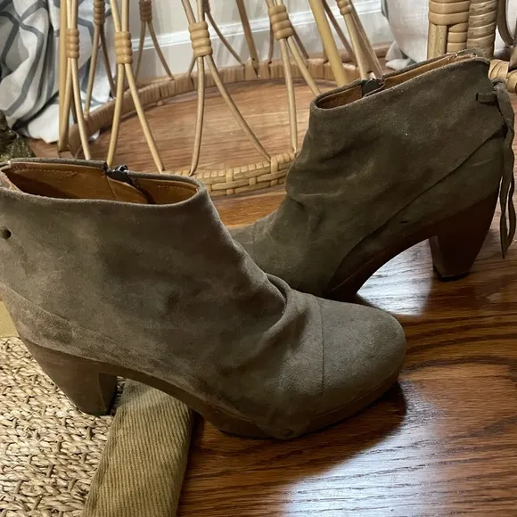 Anthropologie Coclico clog booties 36 Rare