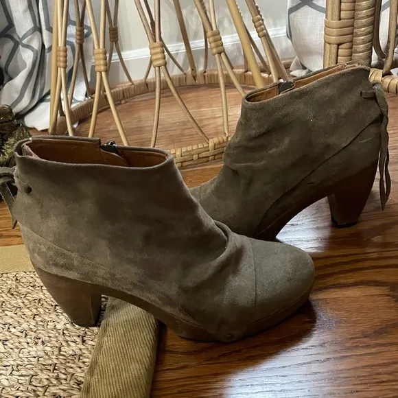 Anthropologie Coclico clog booties 36 Rare
