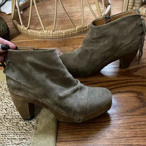 Anthropologie Coclico clog booties 36 Rare