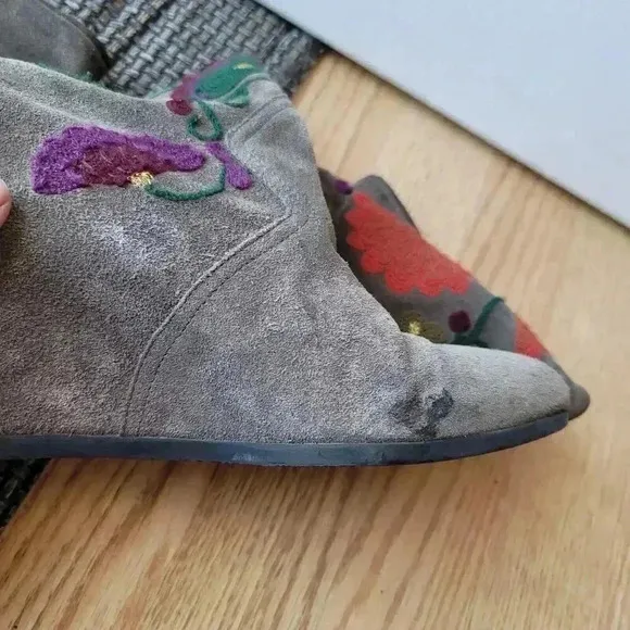 Anthropologie Maliparmi Beige Grey Floral Embroidered Wedge Boots Pull On Size