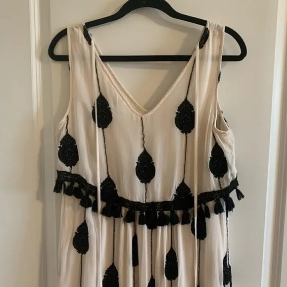 ANTHROPOLOGIE Moulinette Soeurs Embroidered Medallion Tassel Beaded Dress