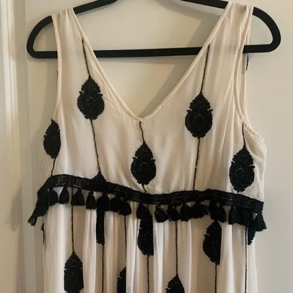 ANTHROPOLOGIE Moulinette Soeurs Embroidered Medallion Tassel Beaded Dress