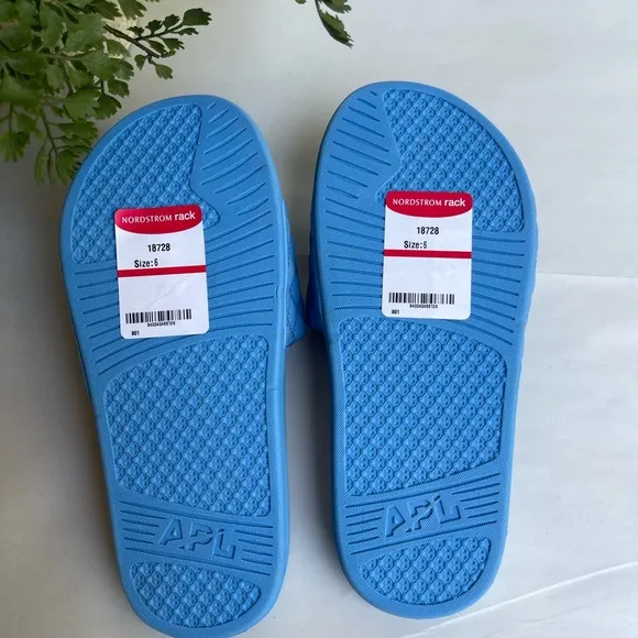 APL Lusso Quilted Slide Coastal blue  Sandals womens 6