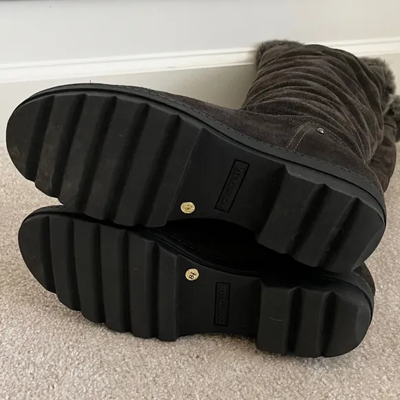 Aquatalia suede tall boot with faux fur lining Size 8.5 medium