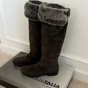 Aquatalia suede tall boot with faux fur lining Size 8.5 medium