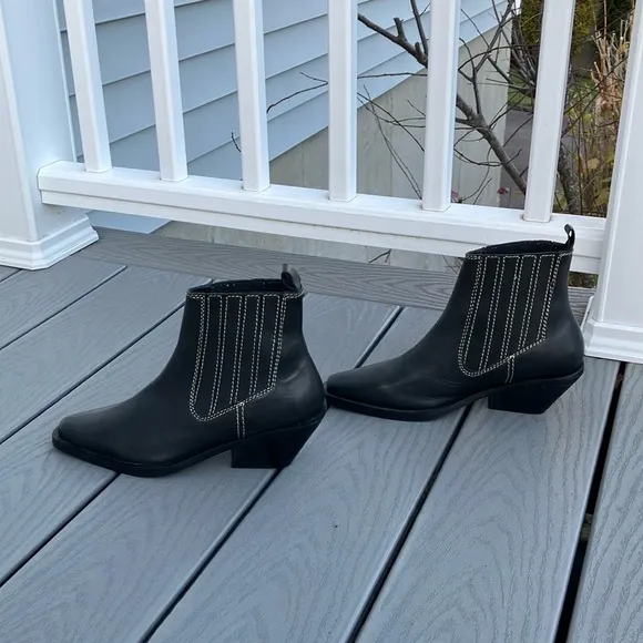 ASRA Western Leather Ankle Boots Black Size 7 NWOT