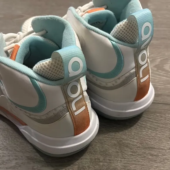 Avoli Volleyball shoes women size 10 FA21D-100