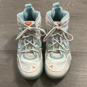 Avoli Volleyball shoes women size 10 FA21D-100