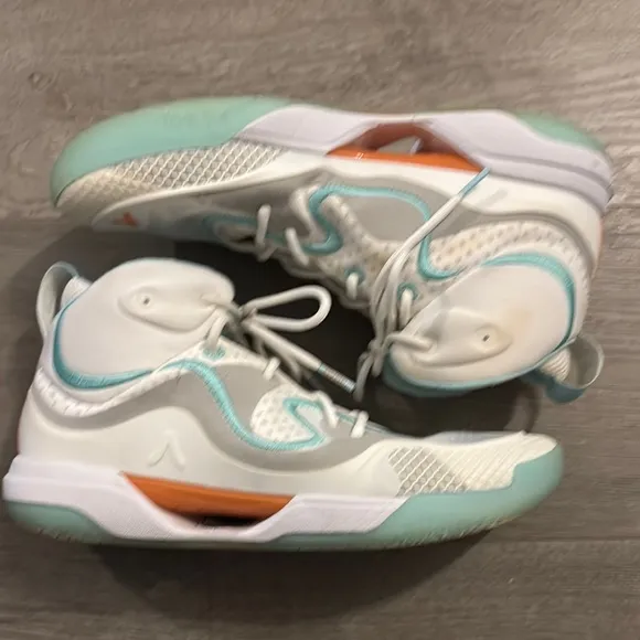Avoli Volleyball shoes women size 10 FA21D-100
