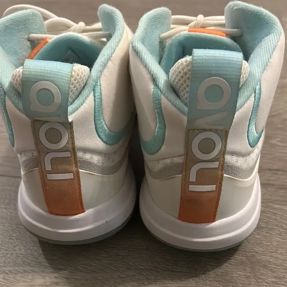 Avoli Volleyball shoes women size 10 FA21D-100