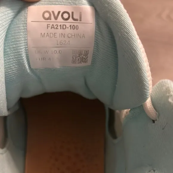 Avoli Volleyball shoes women size 10 FA21D-100