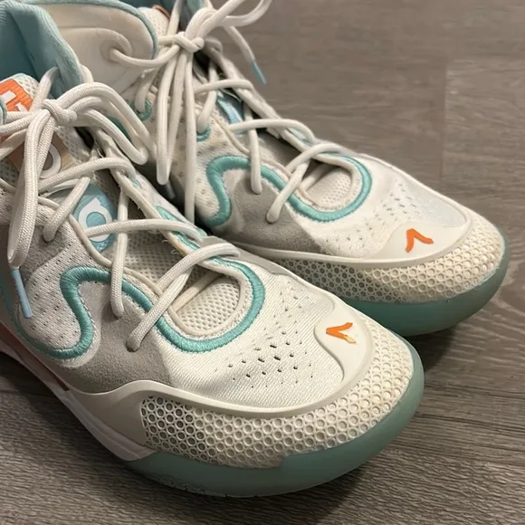 Avoli Volleyball shoes women size 10 FA21D-100