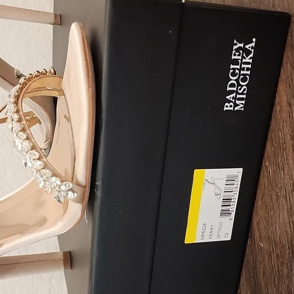 Badgley Mischka &quot;Kerry&quot; embellished strap sandal - soft nude, sz. 10, Pre-owned