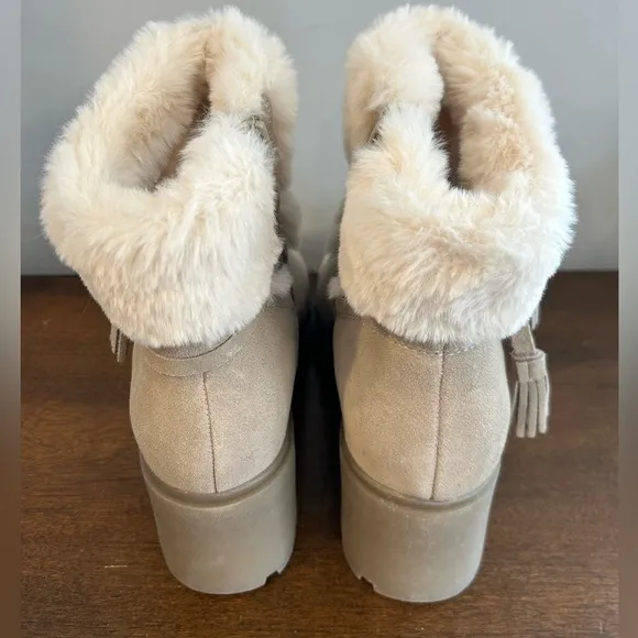 Baretraps DOLORS Women's Boots Taupe Ice Size 10W Wide. New without box. Warm!