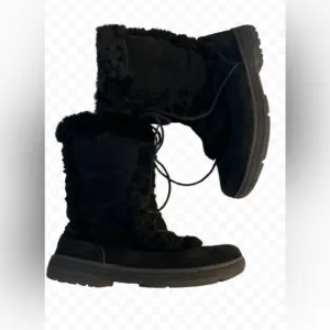 Bearpaw Black Suede Lace Up Alyssa Suede &amp; Sheepskin Wool Boots Size 9