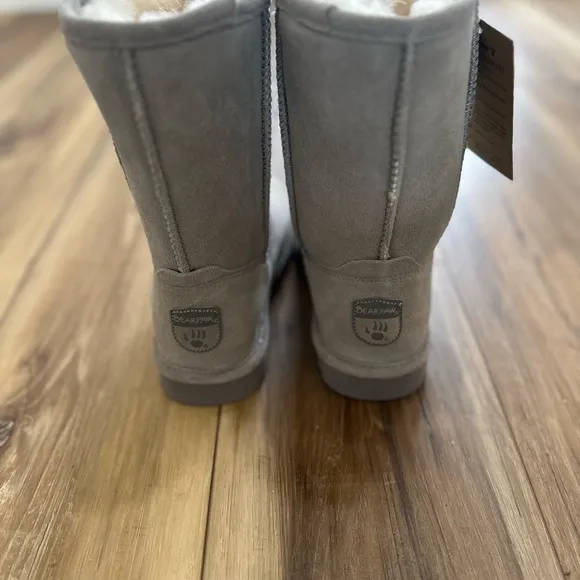 Bearpaw Classic Gray Women's Boots NWT size 5