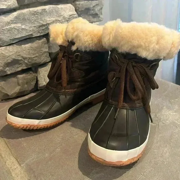 Bearpaw Diamond Earth Camo boots, waterproof, never wet, faux fur lined - 9