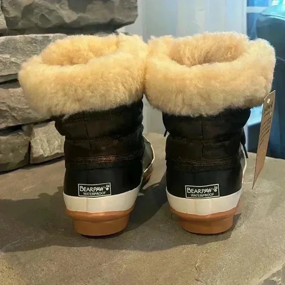 Bearpaw Diamond Earth Camo boots, waterproof, never wet, faux fur lined - 9