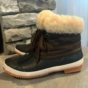 Bearpaw Diamond Earth Camo boots, waterproof, never wet, faux fur lined - 9