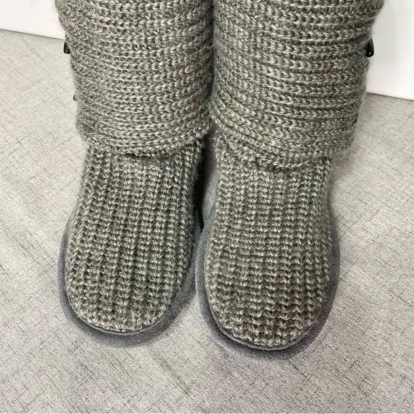 BearPaw Gray Sweater Boot Fall Winter Boots 6