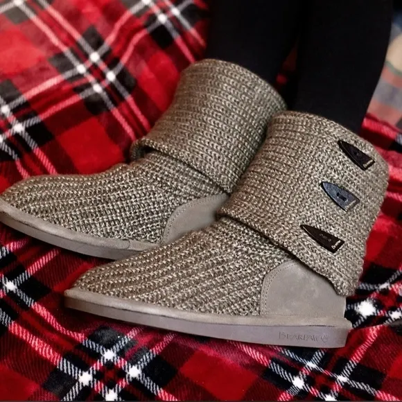 BearPaw Gray Sweater Boot Fall Winter Boots 6
