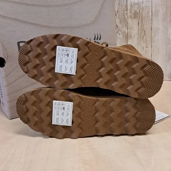 BEARPAW Krista Youth Boots in Hickory Size 3