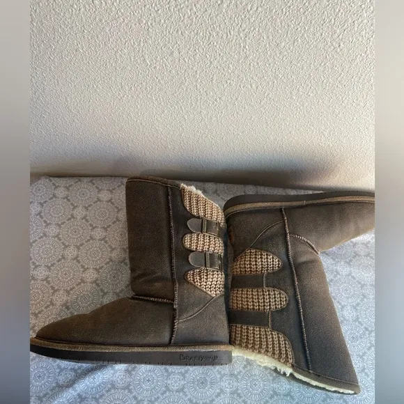 BearPaw~Warm~Cozy~Chestnut~Distressed~Suede Leather~Winter~Slip-On Boots~Size 9