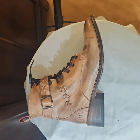 BedStu Era Boots Size 7 Excelent Pre Owened Condition , Combat Style, Super Soft