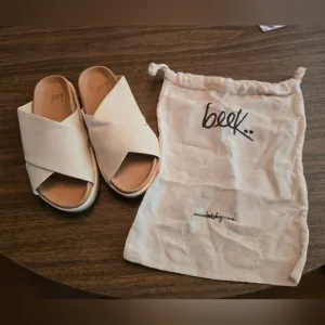 Beek Cream Slide Sandals Size 6 NWOT