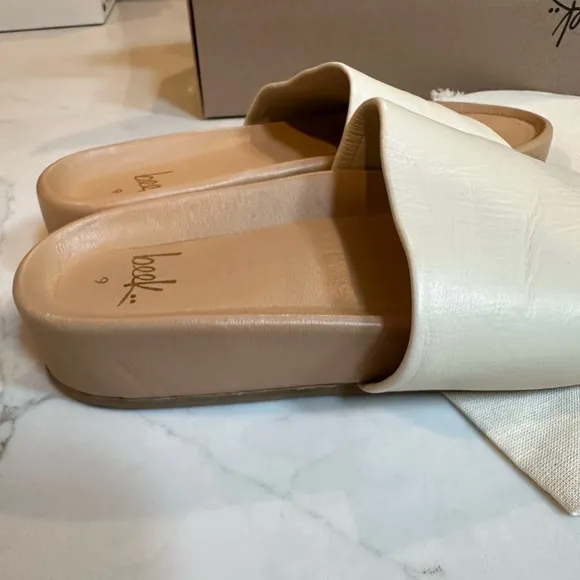 Beek Pelican Sandal in Egg Shell color with Handcrafted Leather