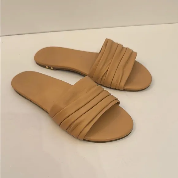 Beek size 9 Tan Women's Slide Sandals