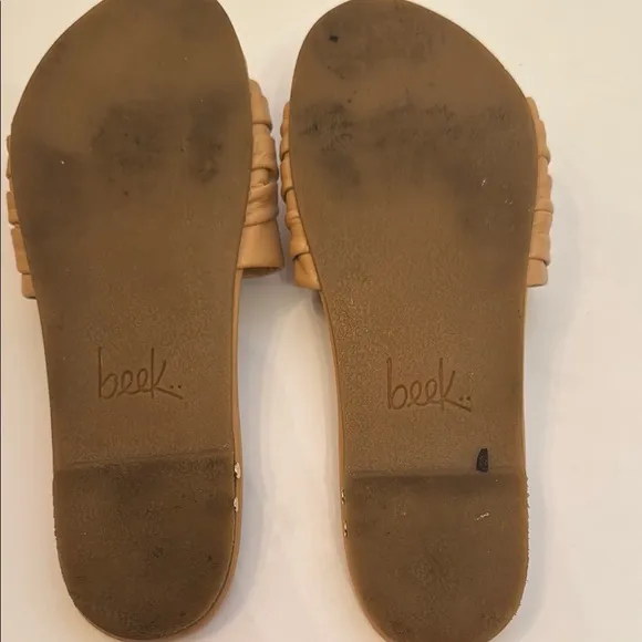 Beek size 9 Tan Women's Slide Sandals
