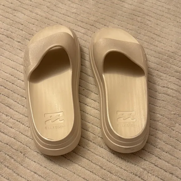 Billabong Cream Slide Sandals Minimalist Design