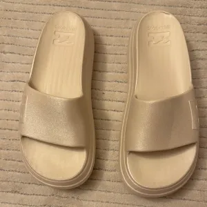 Billabong Cream Slide Sandals Minimalist Design