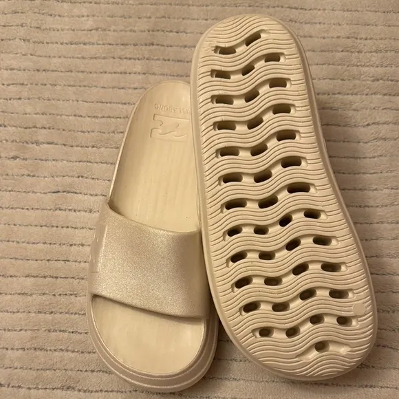 Billabong Cream Slide Sandals Minimalist Design