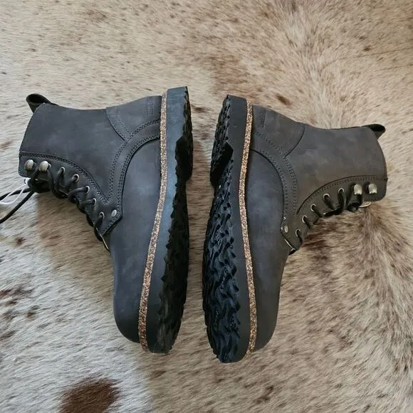 Birkenstock Bryson Women's Shearling Waxy Nubuck Leather Boots in Graphite NEW
