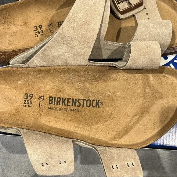 Birkenstock Women’s Arizona Sandals Suede Taupe size 8 US 39 EU