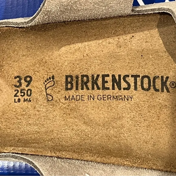 Birkenstock Women’s Arizona Sandals Suede Taupe size 8 US 39 EU