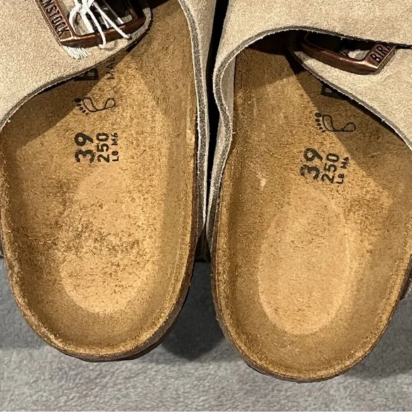 Birkenstock Women’s Arizona Sandals Suede Taupe size 8 US 39 EU