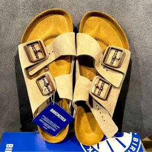 Birkenstock Women’s Arizona Sandals Suede Taupe size 8 US 39 EU